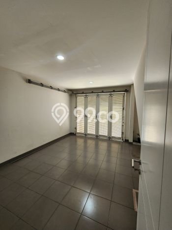 Sewa Rumah Murah di BSD Tangerang dengan 4 Kamar Tidur Sewa Rumah Murah di BSD Tangerang dengan 4 Kamar Tidur