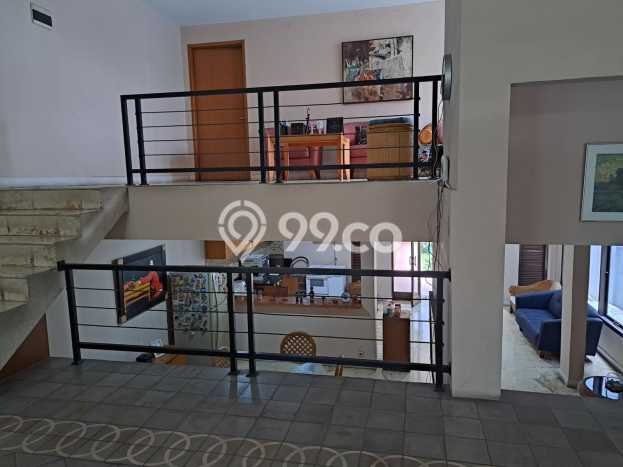 Rumah Luxury Modern Tanpa Renovasi di Gandaria Jakarta Selatan Rumah Luxury Modern Tanpa Renovasi di Gandaria Jakarta Selatan