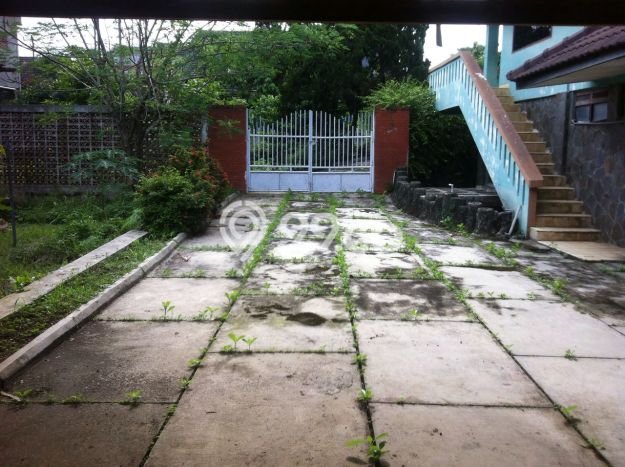Ready to Use! Premium House LT 4749m2 Desain Modern di Tanah Sareal Ready to Use! Premium House LT 4749m2 Desain Modern di Tanah Sareal