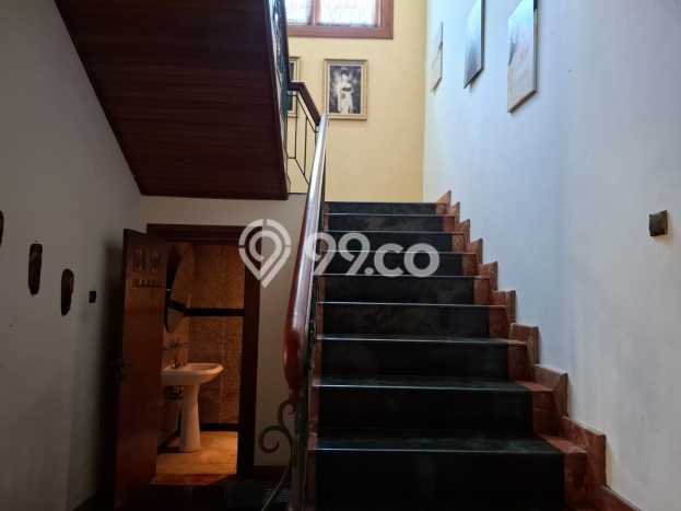 Rumah Luxury Modern Tanpa Renovasi di Cibubur Depok Rumah Luxury Modern Tanpa Renovasi di Cibubur Depok