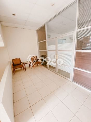 Ruko Strategis di Puri Indah, Luas 300m², Kawasan Komersial Ruko Strategis di Puri Indah, Luas 300m², Kawasan Komersial