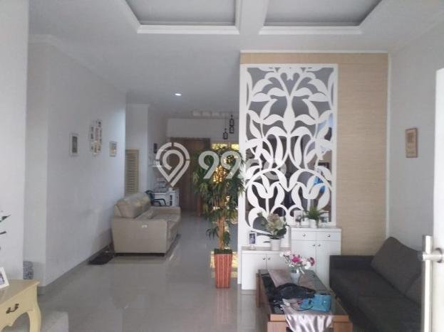 Dijual Rumah Luas Megah Dengan View Eksklusif di Tomang, Jakarta Barat Dijual Rumah Luas Megah Dengan View Eksklusif di Tomang, Jakarta Barat
