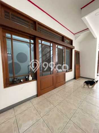For Sale! Luxury House LT 225m2 Desain Modern di Pasar Baru For Sale! Luxury House LT 225m2 Desain Modern di Pasar Baru