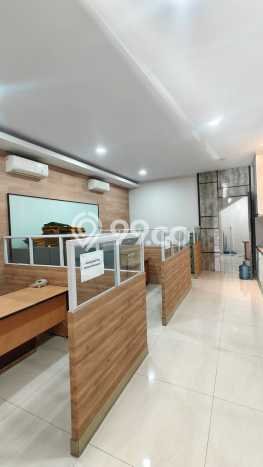 Untuk Dijual! Ruko di Senayan Jakarta Pusat LT 75m2 / LB 234m2 Kawasan Bisnis Untuk Dijual! Ruko di Senayan Jakarta Pusat LT 75m2 / LB 234m2 Kawasan Bisnis