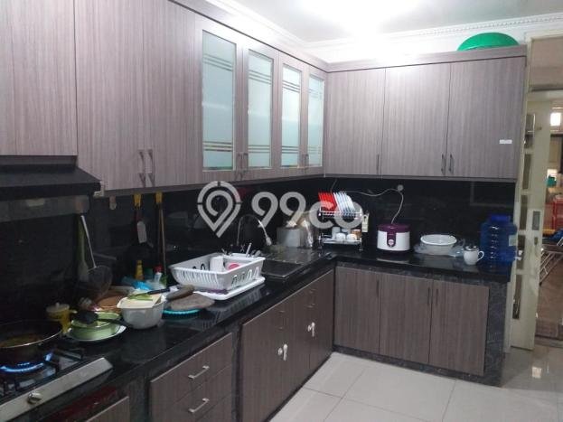 Dijual Rumah Luas Megah Dengan View Eksklusif di Tomang, Jakarta Barat Dijual Rumah Luas Megah Dengan View Eksklusif di Tomang, Jakarta Barat