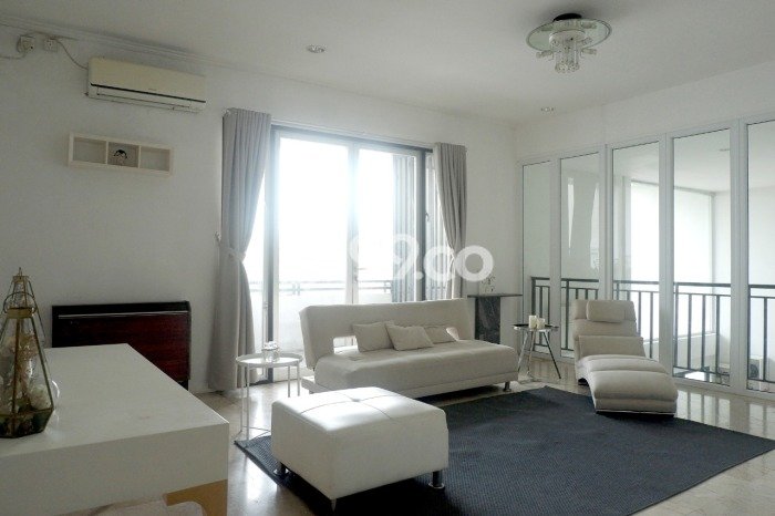 Rumah Elit Modern Siap Huni di Tomang Jakarta Barat Rumah Elit Modern Siap Huni di Tomang Jakarta Barat