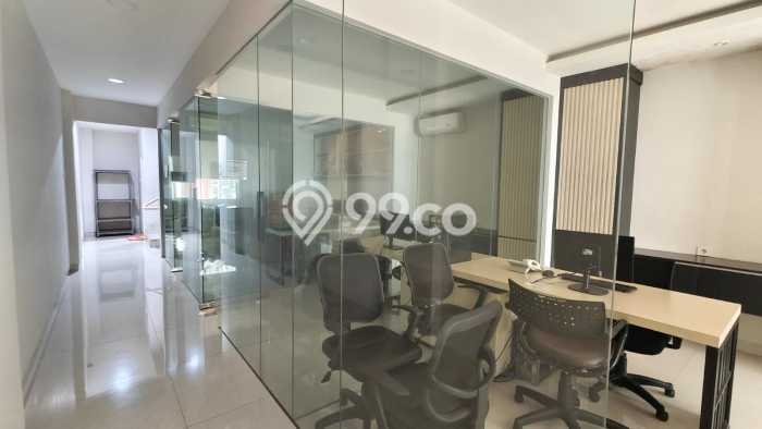 Untuk Dijual! Ruko di Senayan Jakarta Pusat LT 75m2 / LB 234m2 Kawasan Bisnis Untuk Dijual! Ruko di Senayan Jakarta Pusat LT 75m2 / LB 234m2 Kawasan Bisnis