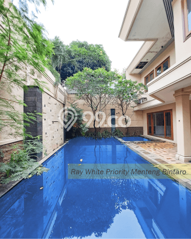 Rumah Elit Modern Tanpa Renovasi di Pondok Indah Jakarta Selatan Rumah Elit Modern Tanpa Renovasi di Pondok Indah Jakarta Selatan