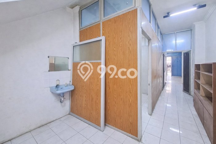 Unit Ruko Dijual di Jakarta Barat LT 90m2 & LB 360m2 Unit Ruko Dijual di Jakarta Barat LT 90m2 & LB 360m2