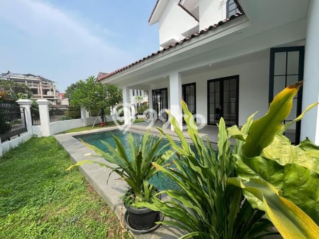 Rumah Elit Modern Tanpa Renovasi di Lebak Bulus Jakarta Selatan Rumah Elit Modern Tanpa Renovasi di Lebak Bulus Jakarta Selatan