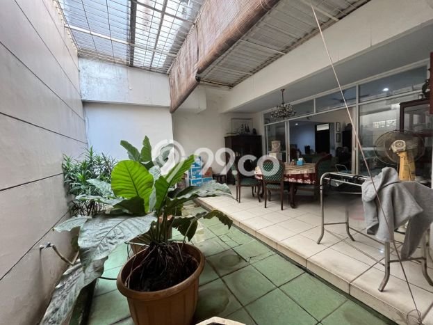 Hunian Cantik Minimalis Lb 200m2 di Cinere, Depok Hunian Cantik Minimalis Lb 200m2 di Cinere, Depok