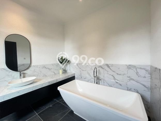 Rumah Elit Modern Tanpa Renovasi di Lebak Bulus Jakarta Selatan Rumah Elit Modern Tanpa Renovasi di Lebak Bulus Jakarta Selatan