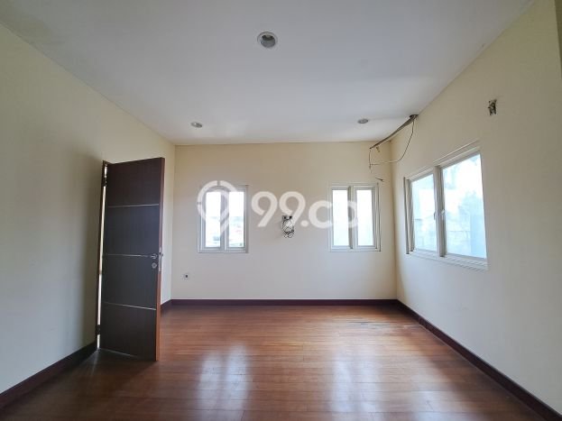 FOR SALE! Kantor di Cinere Depok, LT 181m2, LB 400m2 FOR SALE! Kantor di Cinere Depok, LT 181m2, LB 400m2