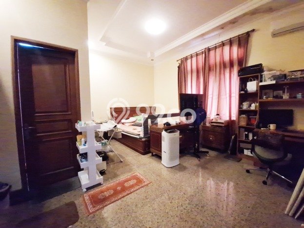 Hunian Elit LB 350m2 Siap Pakai Desain Elegan di Kelapa Dua, Depok Hunian Elit LB 350m2 Siap Pakai Desain Elegan di Kelapa Dua, Depok