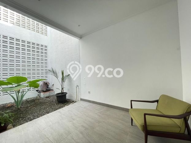 Rumah Elit Modern Tanpa Renovasi di Lebak Bulus Jakarta Selatan Rumah Elit Modern Tanpa Renovasi di Lebak Bulus Jakarta Selatan