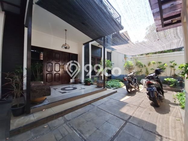 Hunian Mewah Siap Huni LT 330m2 di Kebayoran Baru, Jakarta Selatan Hunian Mewah Siap Huni LT 330m2 di Kebayoran Baru, Jakarta Selatan
