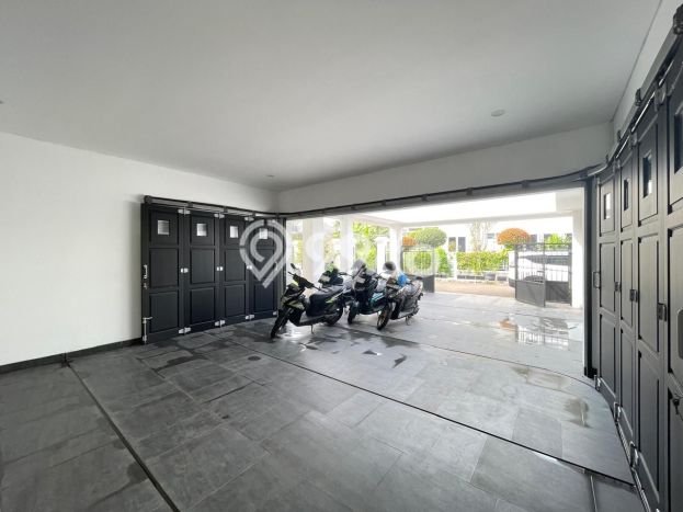 Rumah Elit Modern Tanpa Renovasi di Lebak Bulus Jakarta Selatan Rumah Elit Modern Tanpa Renovasi di Lebak Bulus Jakarta Selatan