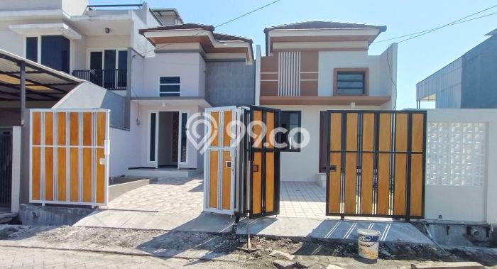 DIJUAL CEPAT! Rumah area Rungkut, Surabaya, Luas 100m² Bangunan 57m² HARGA NEGO! DIJUAL CEPAT! Rumah area Rungkut, Surabaya, Luas 100m² Bangunan 57m² HARGA NEGO!