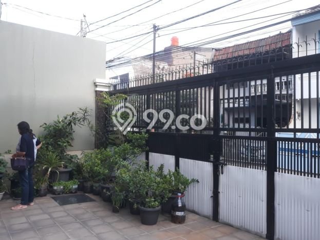 Siap Huni Rumah Mewah 3 Kamar di Grogol Petamburan Dekat ke Mana Saja Siap Huni Rumah Mewah 3 Kamar di Grogol Petamburan Dekat ke Mana Saja