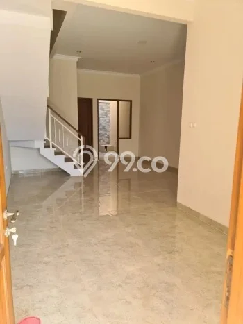Rumah Strategis Minimalis Lb 130m2 di Jagakarsa, Jakarta Selatan Rumah Strategis Minimalis Lb 130m2 di Jagakarsa, Jakarta Selatan