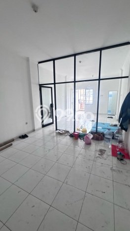 Area Ramai! Ruko Dijual di Karawaci untuk Bisnis Luas Bangunan 145m2 Area Ramai! Ruko Dijual di Karawaci untuk Bisnis Luas Bangunan 145m2