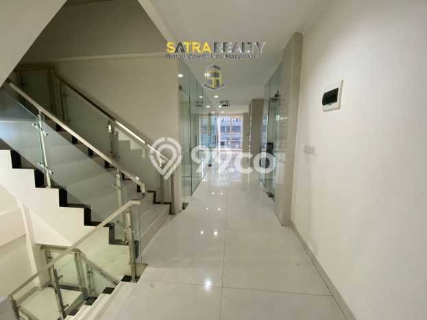 Ruko Kawasan Bisnis Kawasan , Luas 246m2m², Jalan Utama Ruko Kawasan Bisnis Kawasan , Luas 246m2m², Jalan Utama