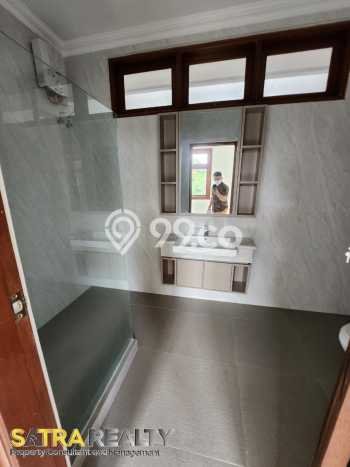 Jual Rumah Mewah Megah Dengan View Eksklusif di Pondok Indah, Jakarta Selatan Jual Rumah Mewah Megah Dengan View Eksklusif di Pondok Indah, Jakarta Selatan