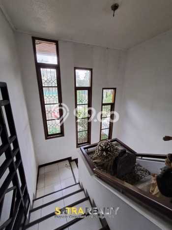 For Sale! Premium House LT 290m2 Desain Modern di Puri Indah For Sale! Premium House LT 290m2 Desain Modern di Puri Indah
