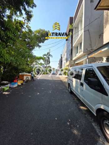 Ruko Dijual di Jakarta Barat LT 215m2 & LB 280m2 Lokasi Terbaik! Ruko Dijual di Jakarta Barat LT 215m2 & LB 280m2 Lokasi Terbaik!