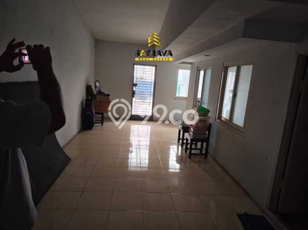 Ruko Dijual di Jakarta Barat LT 68m2 & LB 160m2 Lokasi Terbaik! Ruko Dijual di Jakarta Barat LT 68m2 & LB 160m2 Lokasi Terbaik!