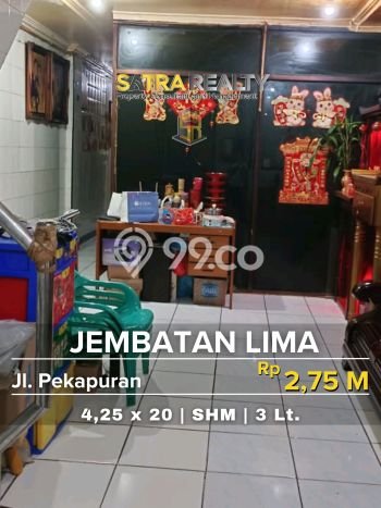 Ruko Dijual di Jakarta Barat LT 74m2 & LB 206m2 Lokasi Terbaik! Ruko Dijual di Jakarta Barat LT 74m2 & LB 206m2 Lokasi Terbaik!