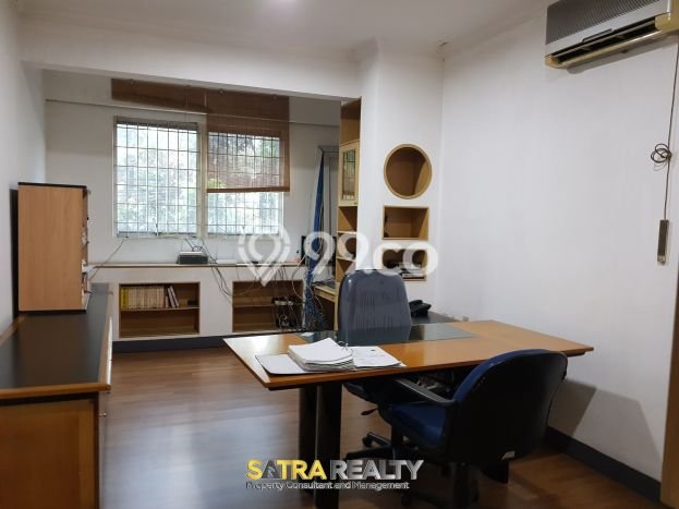 Ruko Dijual di Jakarta Pusat LT 160m2 & LB 448m2 Lokasi Terbaik! Ruko Dijual di Jakarta Pusat LT 160m2 & LB 448m2 Lokasi Terbaik!