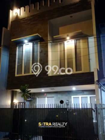 Dijual Hunian Rumah Terawat 6 KT di Taman Palem, Jakarta Barat Dijual Hunian Rumah Terawat 6 KT di Taman Palem, Jakarta Barat