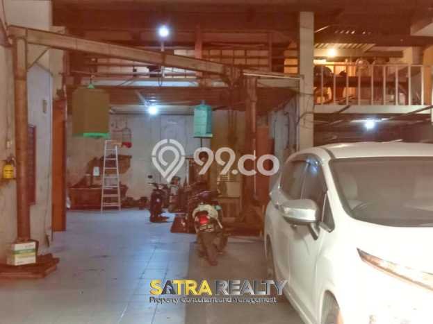 Rumah Elit Modern Siap Huni di Jembatan Besi Jakarta Barat Rumah Elit Modern Siap Huni di Jembatan Besi Jakarta Barat