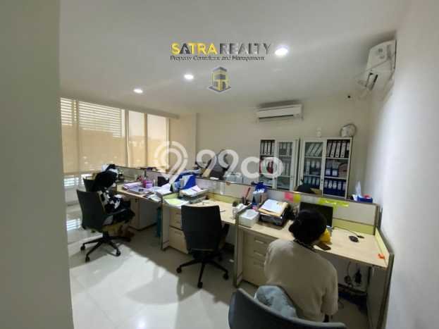 Ruko Kawasan Bisnis Kawasan , Luas 246m2m², Jalan Utama Ruko Kawasan Bisnis Kawasan , Luas 246m2m², Jalan Utama