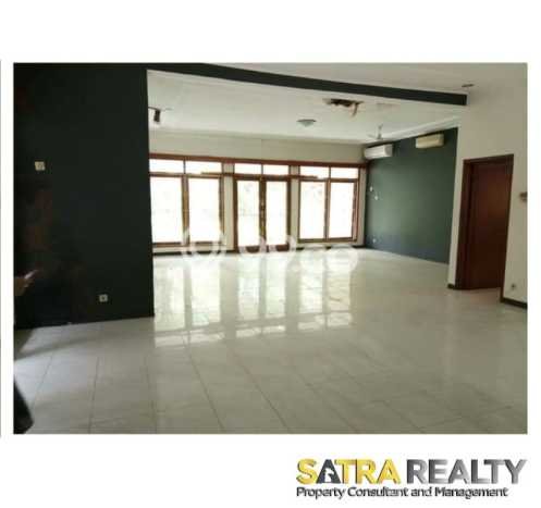 For Sale! Luxury House LT 820m2 Desain Modern di Kemang For Sale! Luxury House LT 820m2 Desain Modern di Kemang