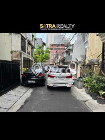 Ready to Use! Luxury House LT 78m2 Desain Elegan di Kebon Kacang Ready to Use! Luxury House LT 78m2 Desain Elegan di Kebon Kacang