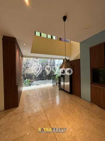 Ready to Use! Luxury House LT 358m2 Desain Elegan di SCBD Ready to Use! Luxury House LT 358m2 Desain Elegan di SCBD