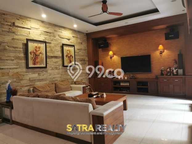 Rumah Eksklusif Siap Huni LT 318m2 di Kelapa Gading, Jakarta Utara Rumah Eksklusif Siap Huni LT 318m2 di Kelapa Gading, Jakarta Utara