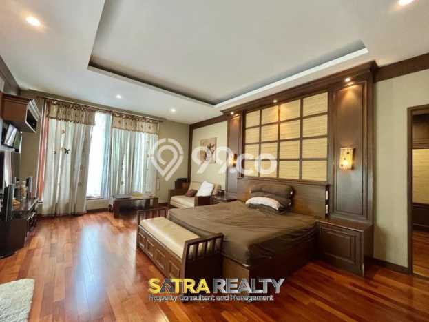 Rumah Eksklusif Siap Huni LT 318m2 di Kelapa Gading, Jakarta Utara Rumah Eksklusif Siap Huni LT 318m2 di Kelapa Gading, Jakarta Utara