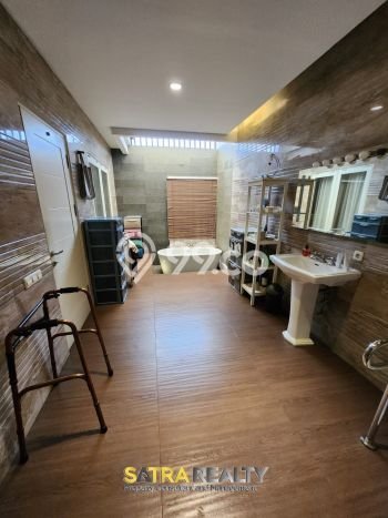 Ready to Use! Luxury House LT 832m2 Desain Modern di Tanjung Duren Ready to Use! Luxury House LT 832m2 Desain Modern di Tanjung Duren