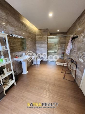 Ready to Use! Luxury House LT 832m2 Desain Modern di Tanjung Duren Ready to Use! Luxury House LT 832m2 Desain Modern di Tanjung Duren
