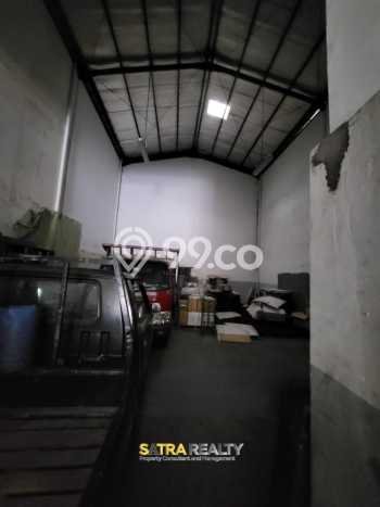 Gudang Strategis Kawasan Daan Mogot, Luas 423m², Jalan Utama, Area Bisnis Aktif Gudang Strategis Kawasan Daan Mogot, Luas 423m², Jalan Utama, Area Bisnis Aktif