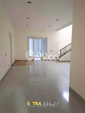 Rumah Terawat di Gading Serpong, Tangerang, LT 200m², Luas Bangunan 178m² Rumah Terawat di Gading Serpong, Tangerang, LT 200m², Luas Bangunan 178m²