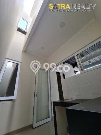 Rumah Modern Cantik 2 KT Siap Huni di Kelapa Gading Rumah Modern Cantik 2 KT Siap Huni di Kelapa Gading