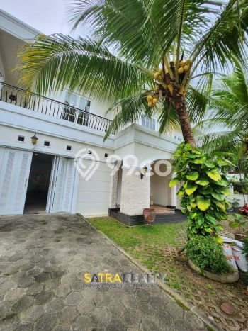Ready to Use! Luxury House LT 608m2 Desain Elegan di Pondok Indah Ready to Use! Luxury House LT 608m2 Desain Elegan di Pondok Indah