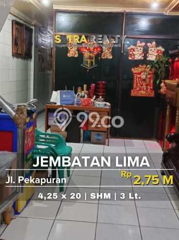 Unit Ruko Dijual di Jakarta Barat LT 74m2 & LB 206m2 Unit Ruko Dijual di Jakarta Barat LT 74m2 & LB 206m2