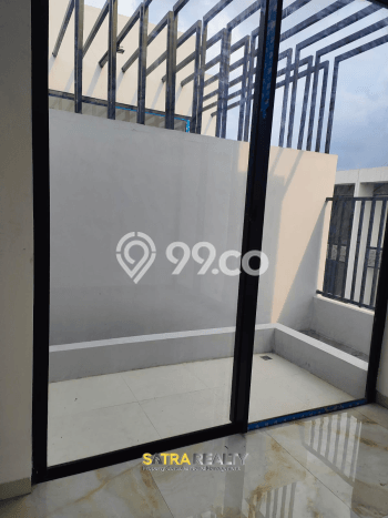 Rumah Elit Modern Tanpa Renovasi di Meruya Jakarta Barat Rumah Elit Modern Tanpa Renovasi di Meruya Jakarta Barat