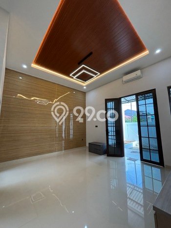 Rumah Luxury Modern Tanpa Renovasi di Taman Surya Jakarta Barat Rumah Luxury Modern Tanpa Renovasi di Taman Surya Jakarta Barat