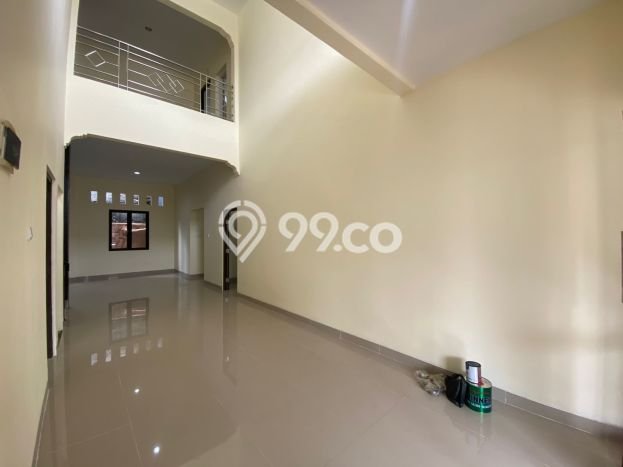 Rumah Mewah LB 250m2 Siap Pakai Desain Elegan di BSD Taman Crysant, Tangerang Rumah Mewah LB 250m2 Siap Pakai Desain Elegan di BSD Taman Crysant, Tangerang